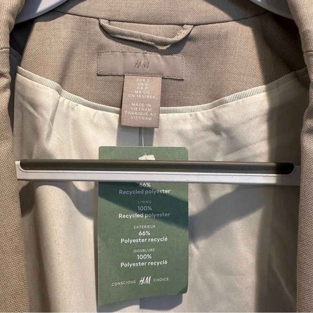 H&M tan blazer - Picture 2 of 6